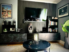 Stunning Luxury Croydon Apartment Gatwick Airport close